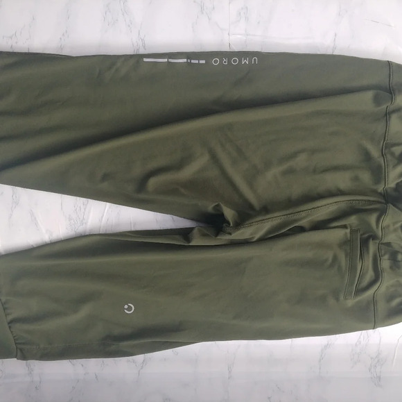 Umoro Benchmark Cropped Joggers Medium Green - Picture 2 of 8